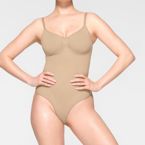 Skims sculpting shape wear VNeck Spandex lightweight seamless Bodysuit Ochre XXS - Picture 2 of 6